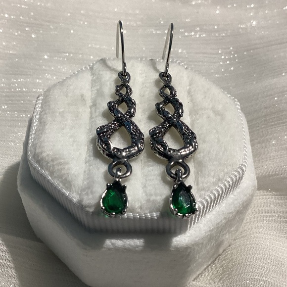 💋Antique Silver Twisted Etched Hook Drop Earrings - Picture 9 of 16